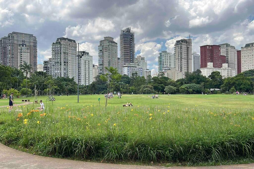 Luxo Faria Lima Arthur Casas Ferreira Lobo * São Paulo